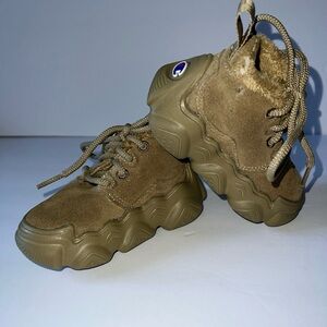 Champion Beige Faux Fur Lined Combat Boots, New with Tags, Unisex Kids Size 4